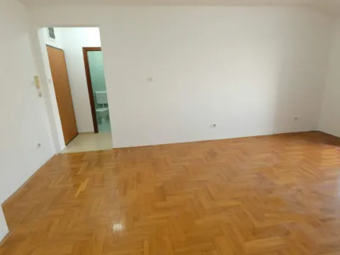 Rent, two bedroom apartment, 54m², City Kvart, Podgorica - image 3