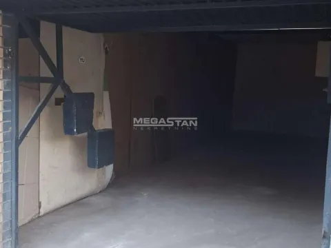 Sale, parking/garage, 27m², Novi Beograd Blok 64, Novi Beograd Sve Podlokacije