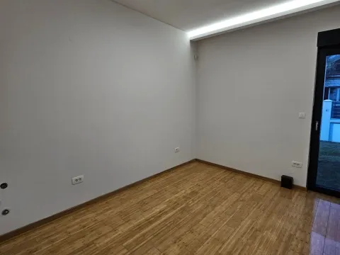 Izdavanje, kuća, 160m², Dalmatinska ulica, Podgorica - image 8