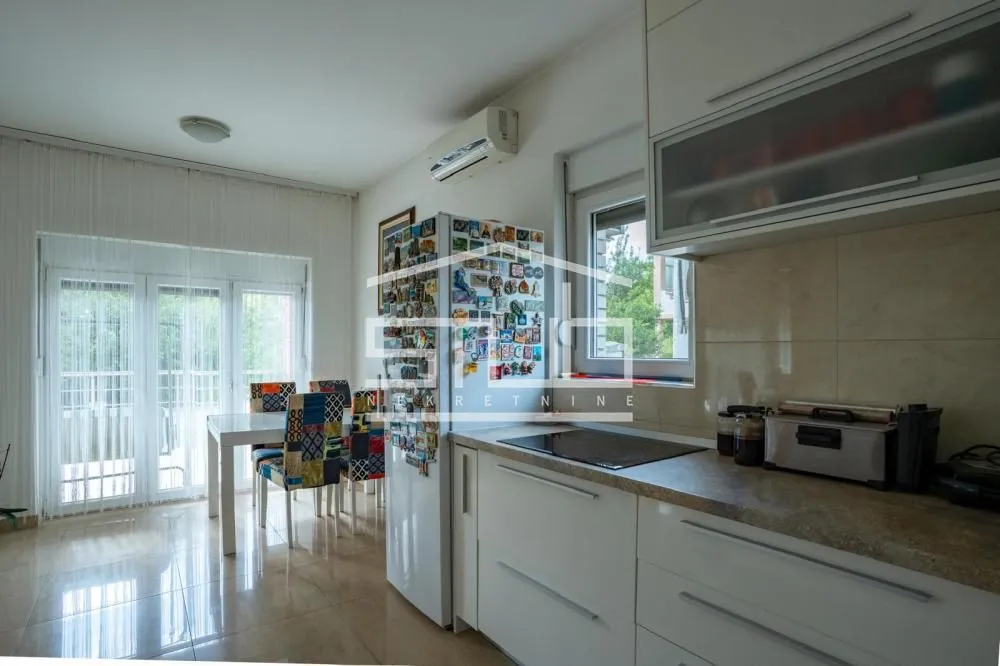 Sale, house, 500m², Rakovica, Beograd