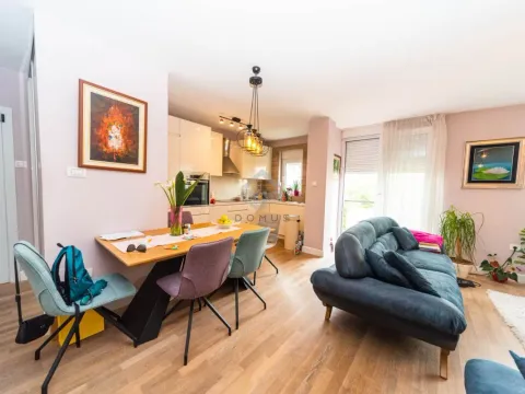 Prodaja, dvosoban stan, 75m², Preko Morače, Podgorica - image 3