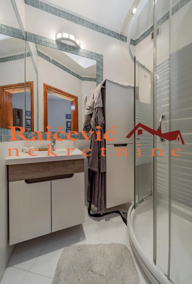 Sale, four bedroom apartment, 114m², Centar, Stara Pazova