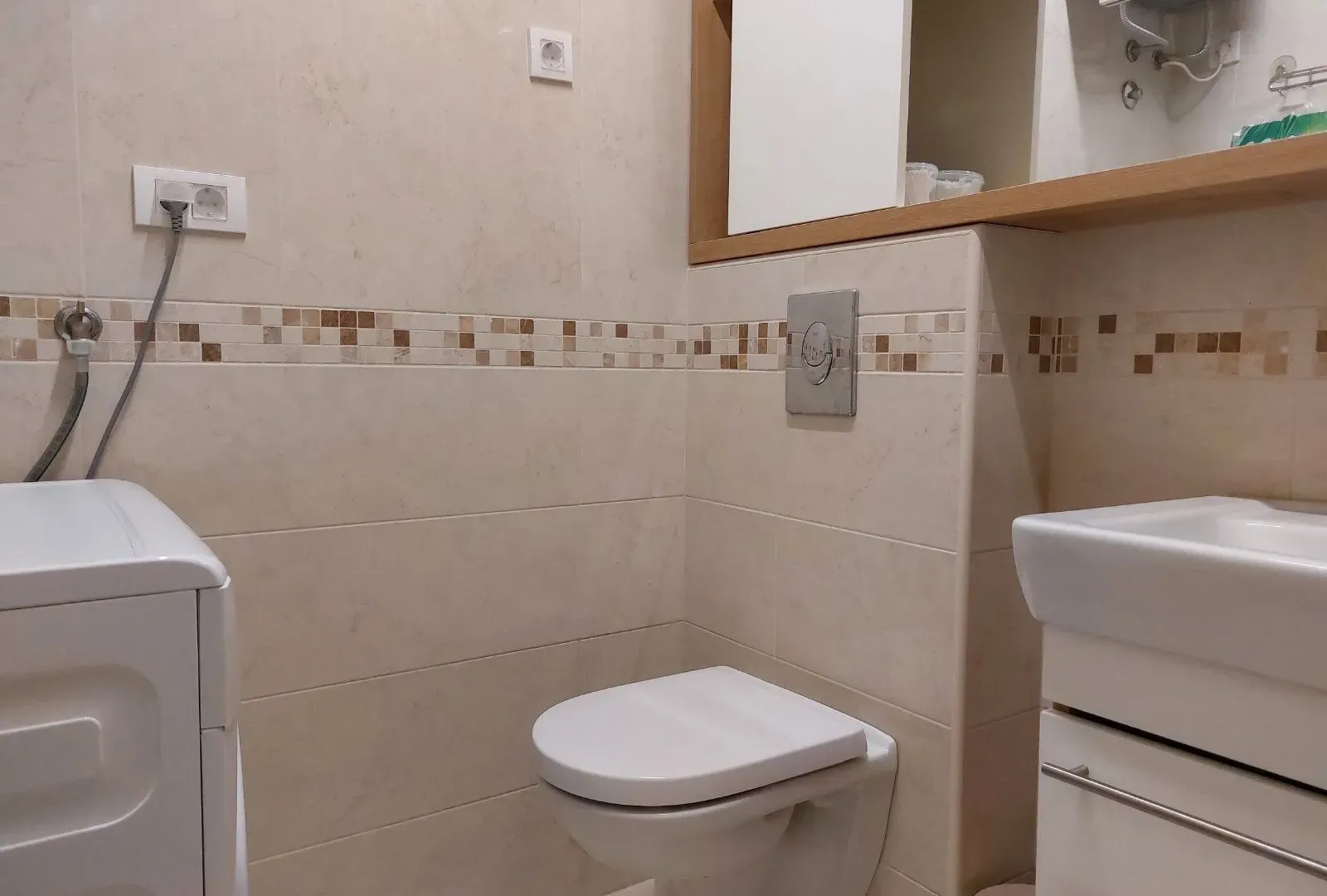 Rent, one bedroom apartment, 57m², Dobrota, Kotor