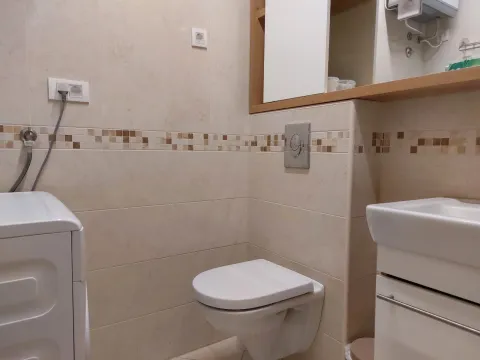 Rent, one bedroom apartment, 57m², Dobrota, Kotor - image 14