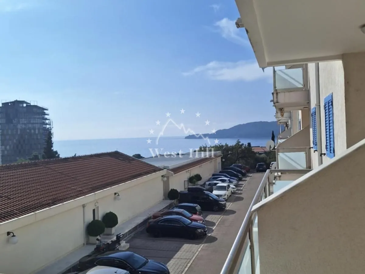 Sale, two bedroom apartment, 75m², Bečići, Budva