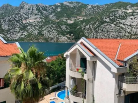 Prodaja, petosoban stan, 189m², Risan, Kotor - image 12