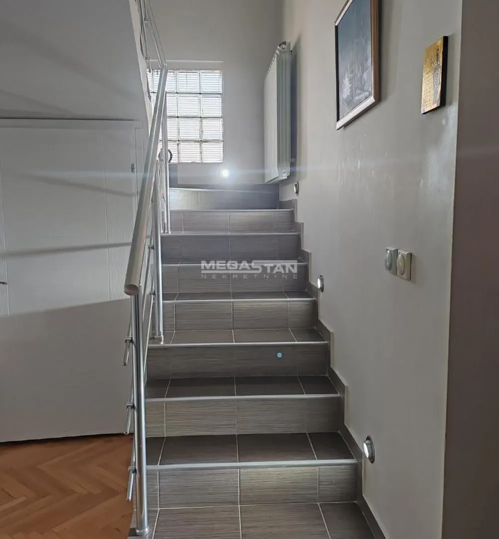 Prodaja, kuća, 345m², Kotež 2, Pančevo