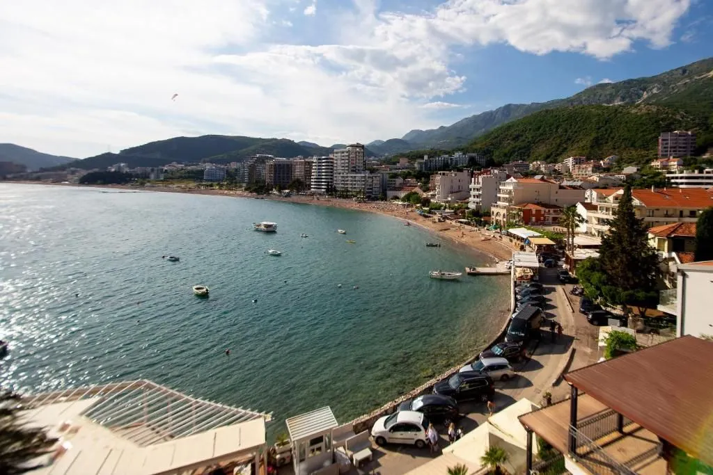 Rent, hospitality venue, 1500m², Bečići, Budva