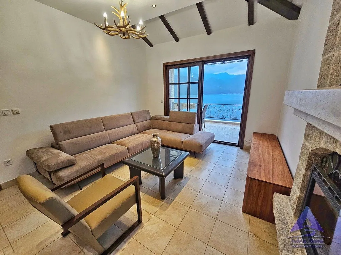 Prodaja, dvosoban stan, 103m², Kostanjica, Kotor