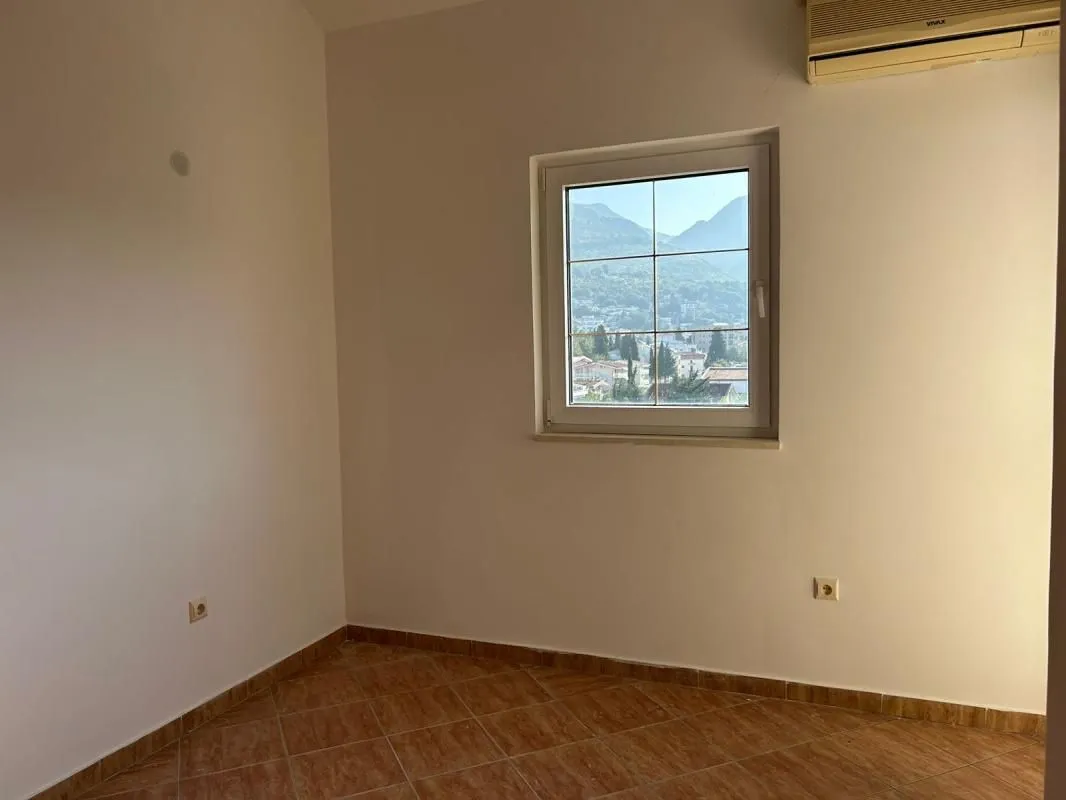 Sale, two bedroom apartment, 60m², Sutomore, Bar
