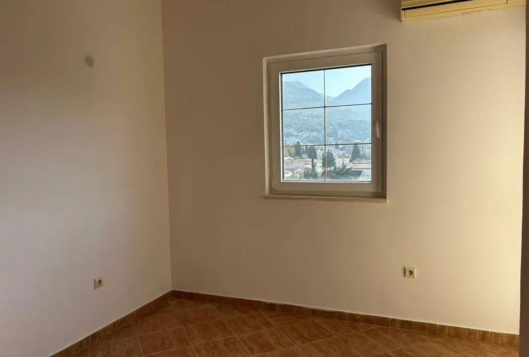 Sale, two bedroom apartment, 60m², Sutomore, Bar