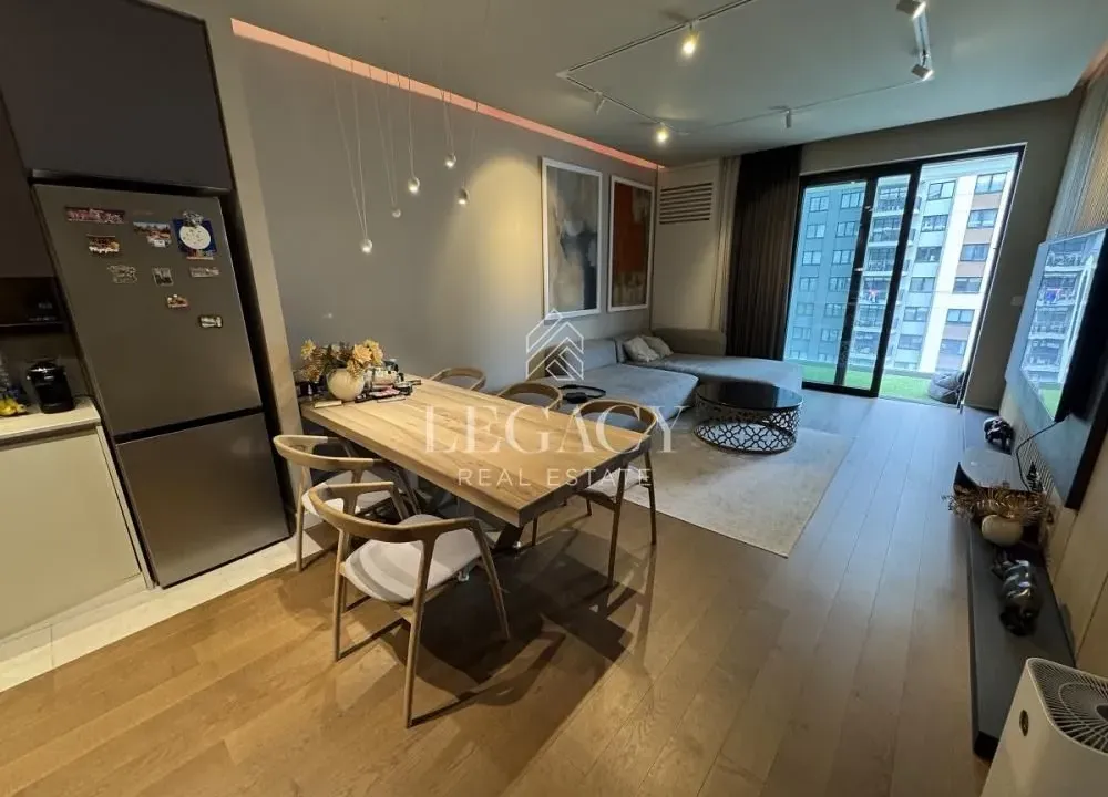 Izdavanje, dvosoban stan, 71m², Savski Venac, Beograd