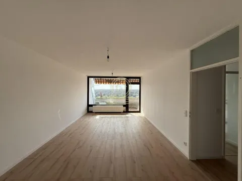 Prodaja, trosoban stan, 96m², Stari grad, Novi Sad - image 1