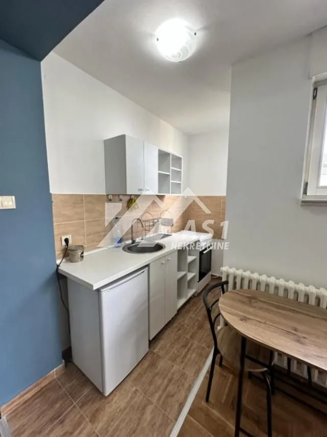 Izdavanje, jednosoban stan, 40m², Bulevar Oslobodjenja, Novi Sad Sve Podlokacije