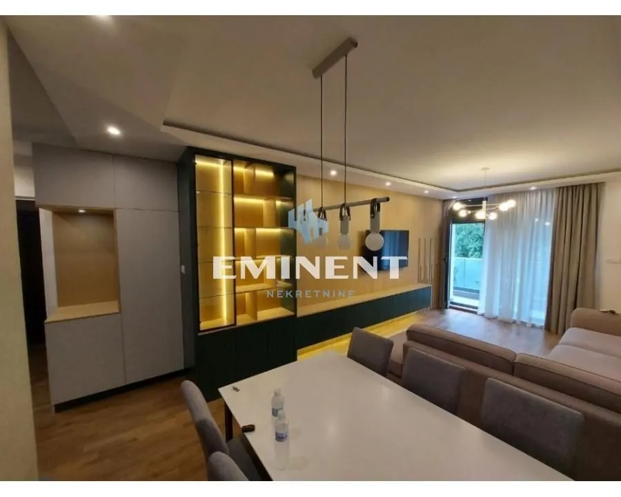 Izdavanje, trosoban stan, 77m², Crveni Krst, Beograd