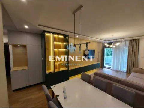 Izdavanje, trosoban stan, 77m², Crveni Krst, Beograd