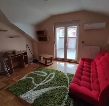 Izdavanje, četvorosoban stan, 110m², Železnička Stanica, Novi Sad Sve Podlokacije - image 8