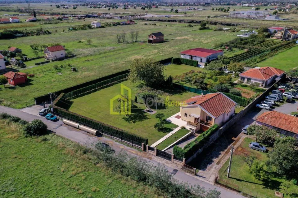 Rent, house, 170m², Dajbabe, Podgorica