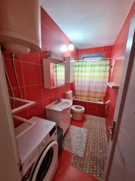Izdavanje, jednosoban stan, 53m², Centar, Podgorica - image 3