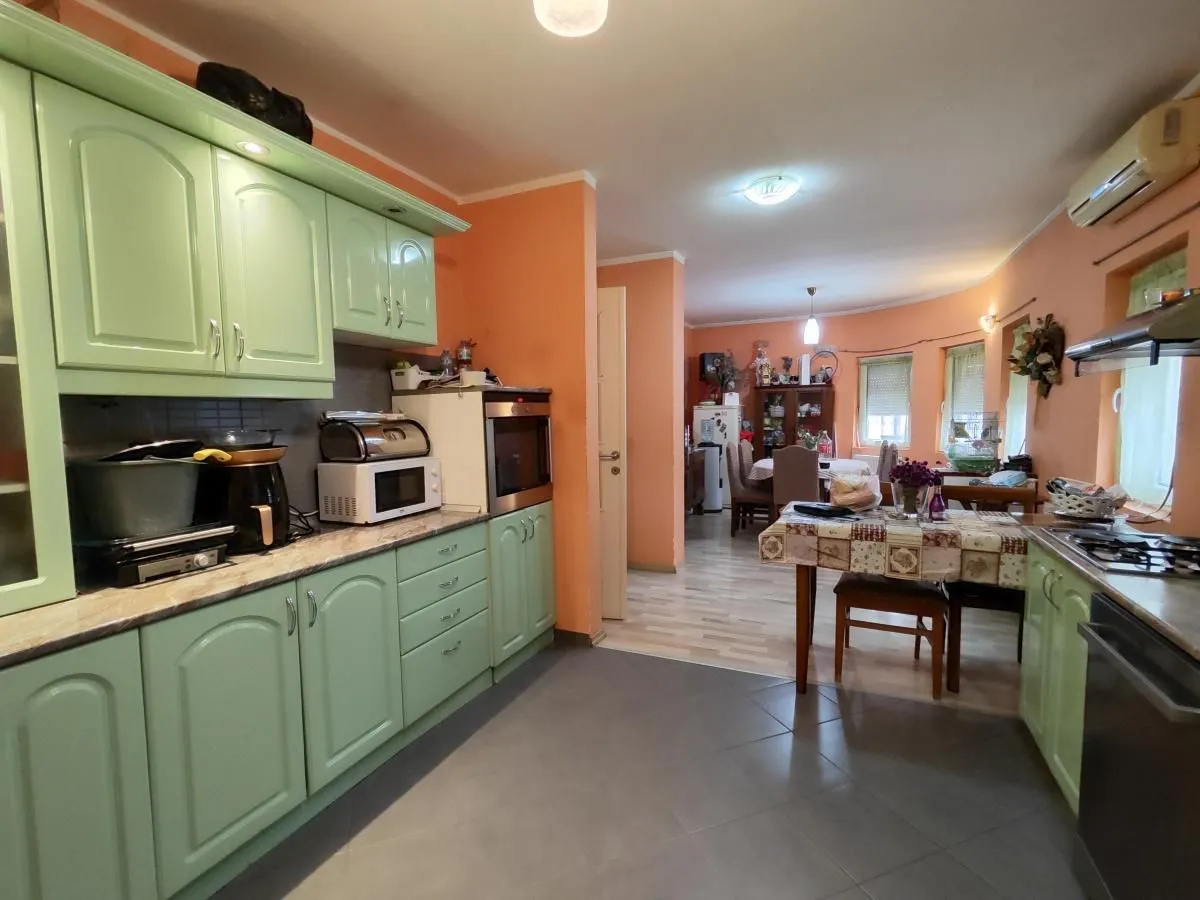 Prodaja, kuća, 336m², Tavrića obori, Jagodina