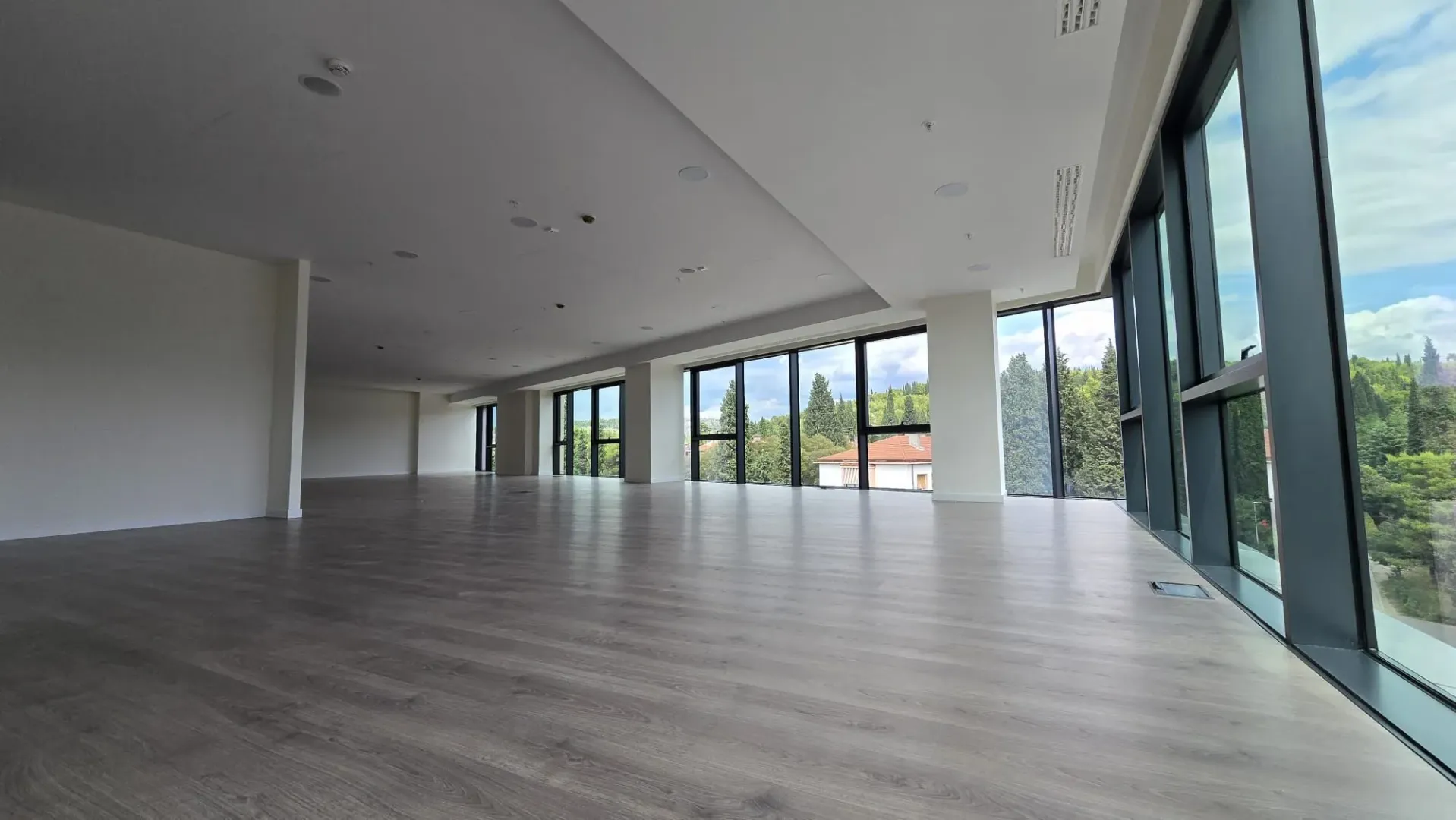Rent, office space, 2542m², Centar, Podgorica