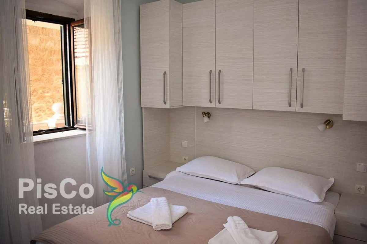 Sale, house, 325m², Kotor, Crna Gora