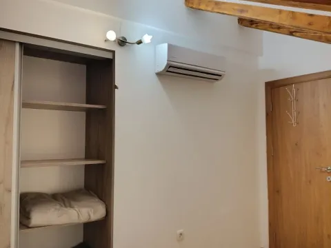 Izdavanje, trosoban stan, 111m², Kalimanj, Tivat - image 11