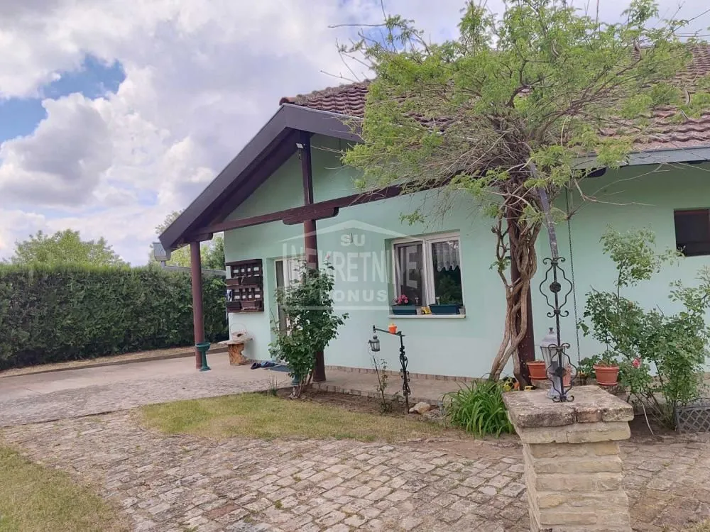 Prodaja, kuća, 232m², Makova Sedmica, Subotica
