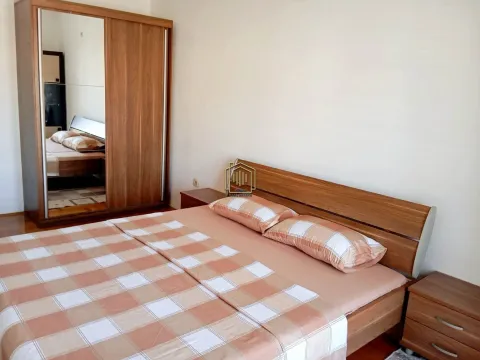 Izdavanje, jednosoban stan, 54m², Pobrežje, Podgorica - image 5