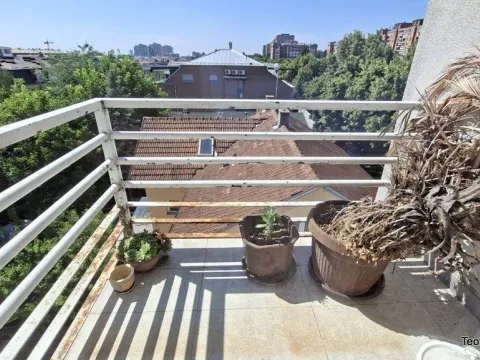 Izdavanje, garsonjera, 120m², Severni Bulevar, Zvezdara Sve Podlokacije - image 5