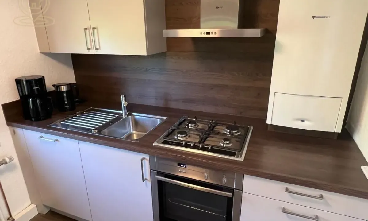 Izdavanje, trosoban stan, 58m², Centar, Kragujevac