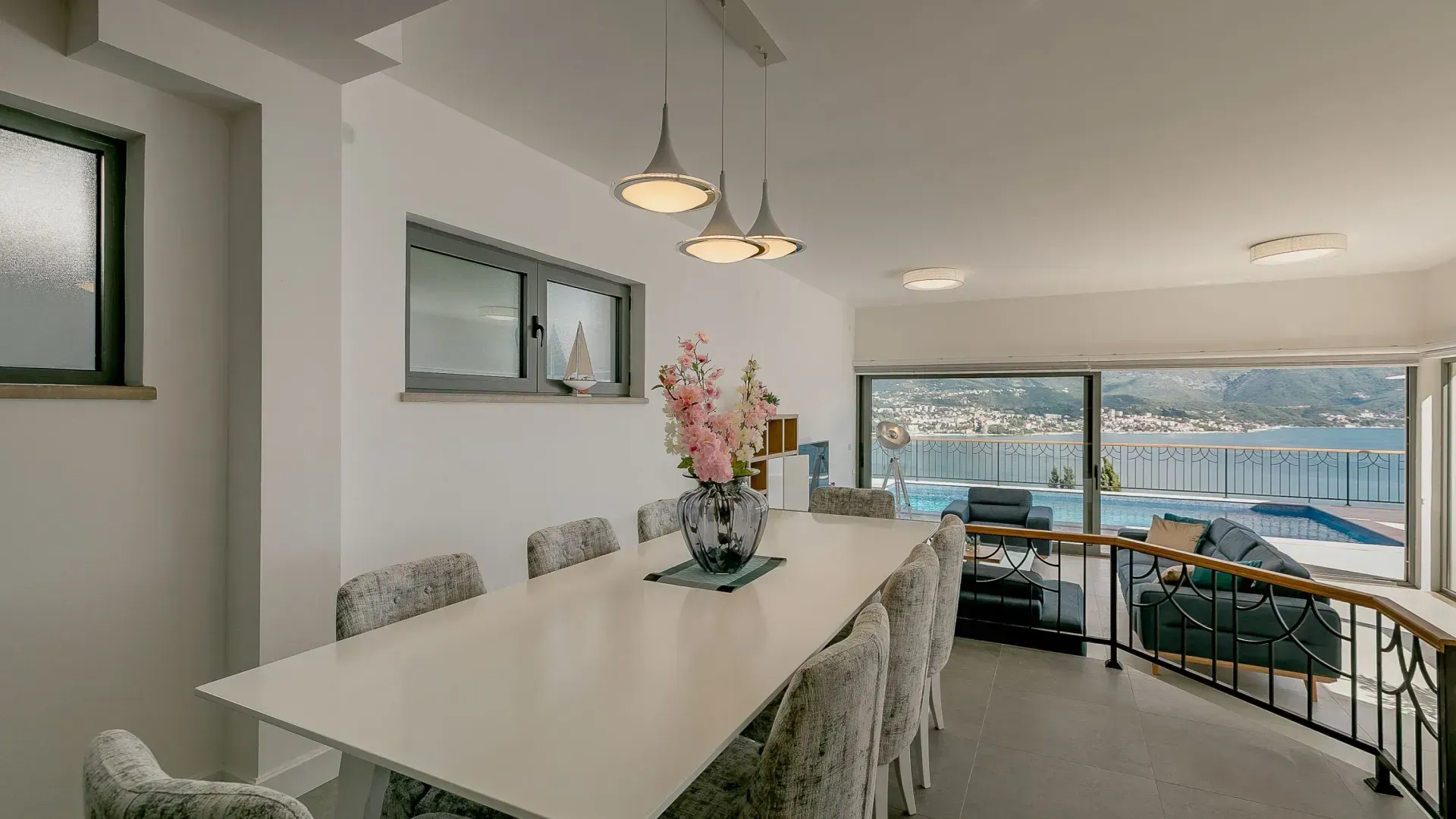 Prodaja, kuća, 236m², Njivice, Herceg Novi