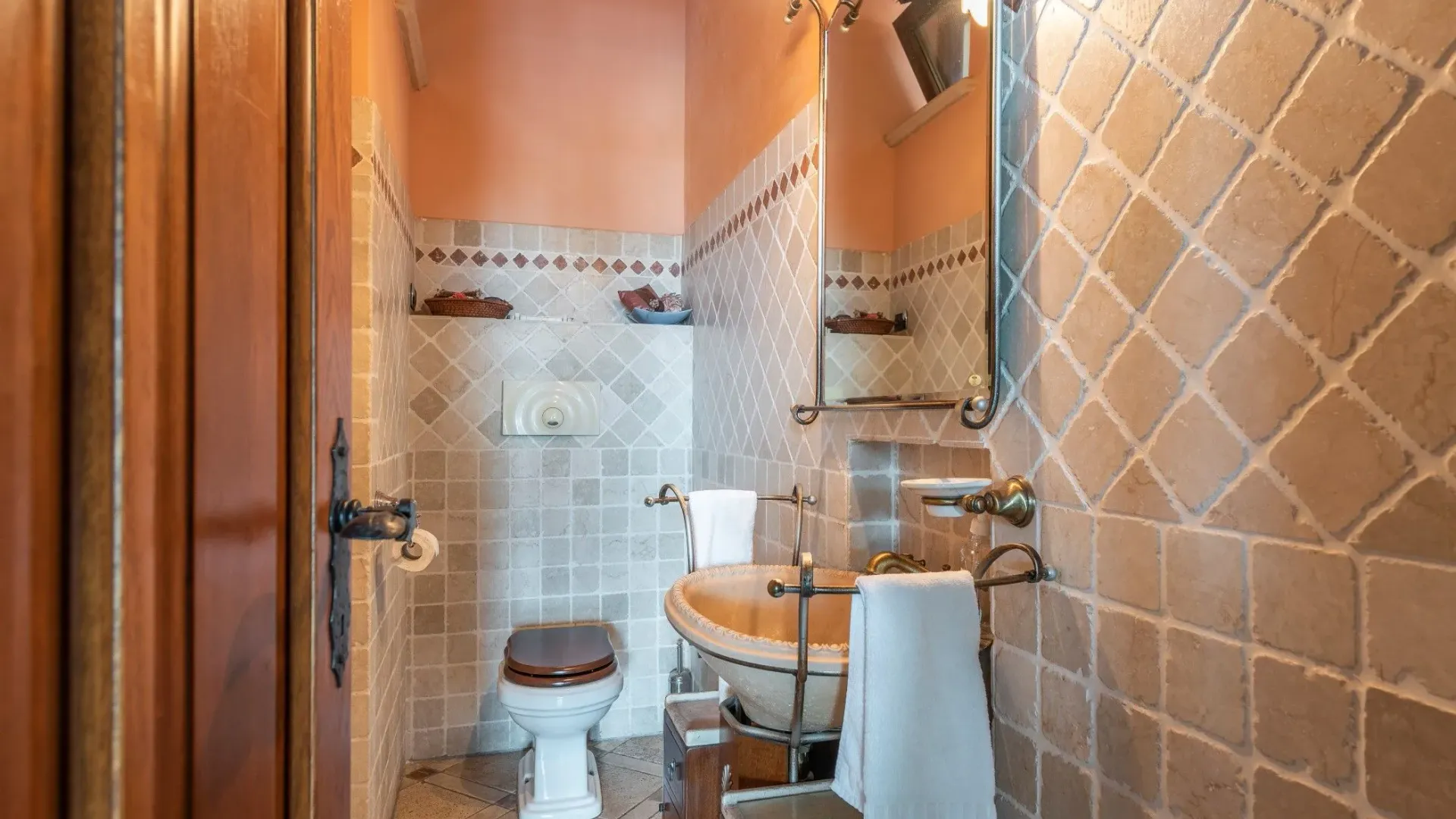 Sale, house, 1264m², Gospoština, Budva