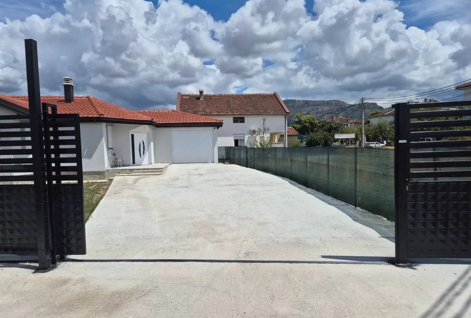 Rent, house, 170m², Zagorič, Podgorica