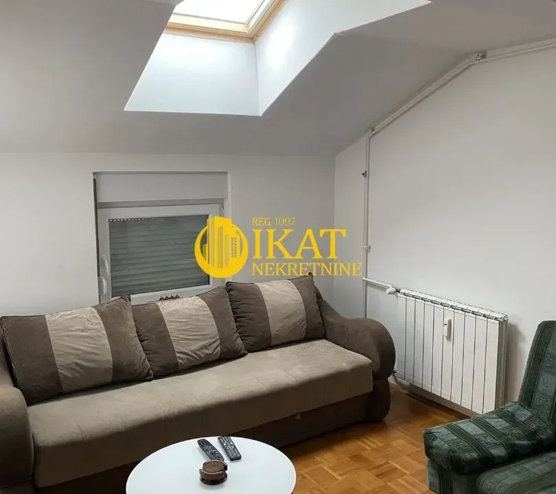 Izdavanje, jednosoban stan, 33m², Zemun Sve Podlokacije, Beograd