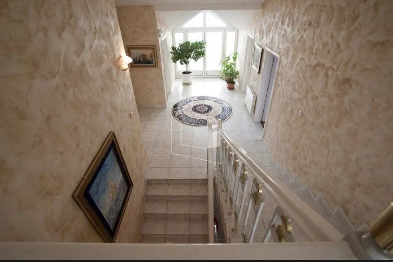 Rent, house, 680m², Tološi, Podgorica