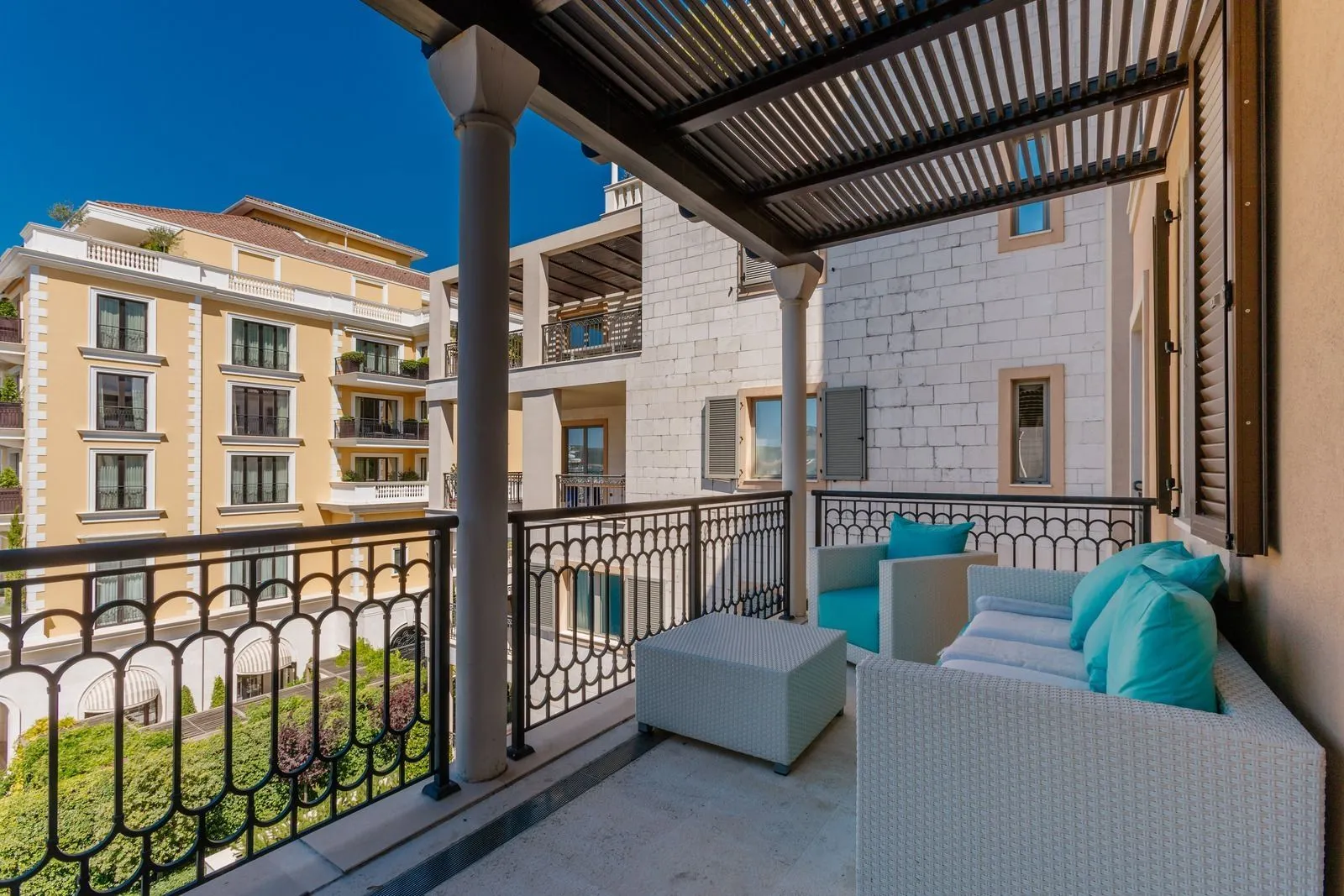 Sale, four bedroom apartment, 240m², Tivat, Crna Gora