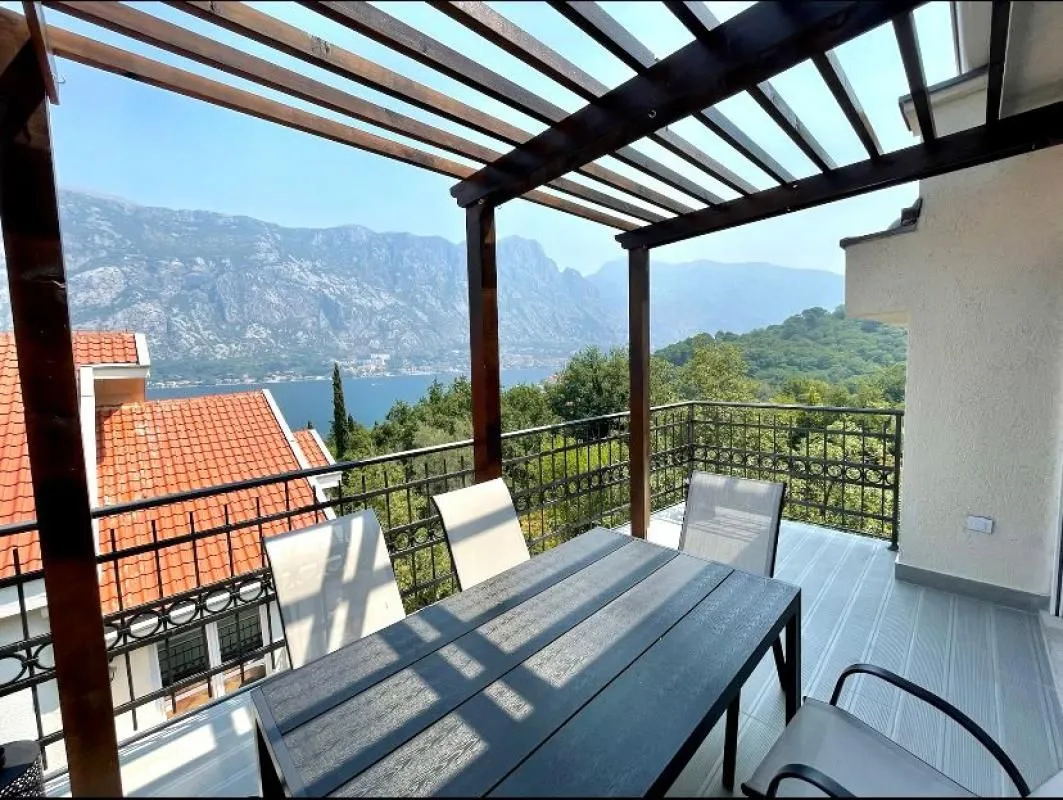 Sale, two bedroom apartment, 98m², Prčanj, Kotor