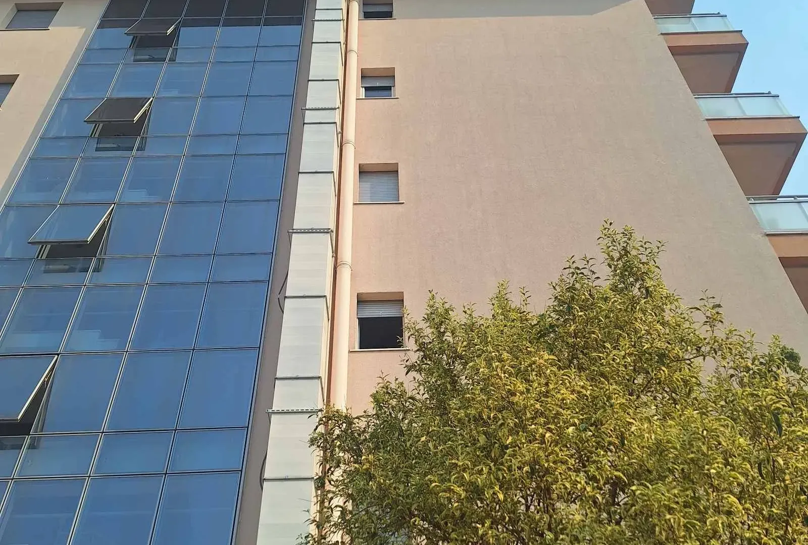 Izdavanje, poslovni prostor, 300m², City Kvart, Podgorica