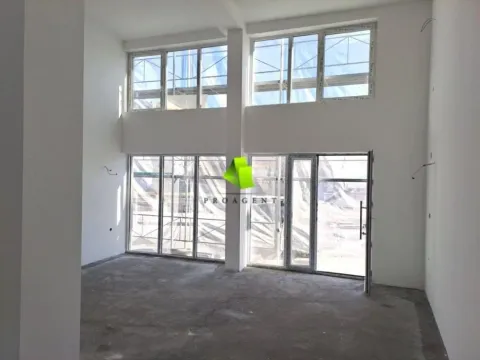 Sale, office space, 137m², Medijana, Niš