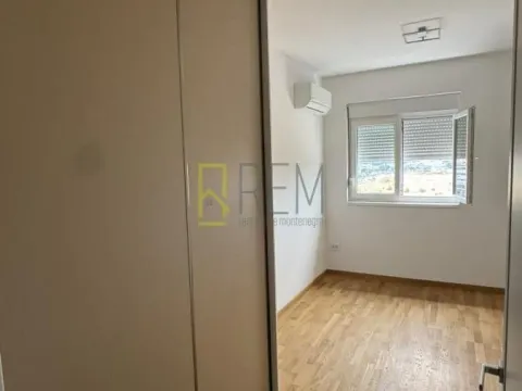 Izdavanje, dvosoban stan, 66m², Stari Aerodrom, Podgorica - image 6