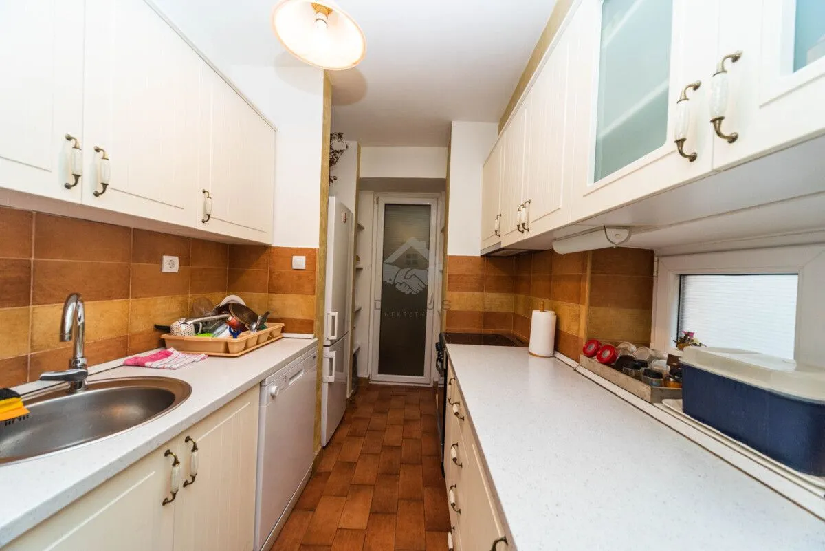 Prodaja, trosoban stan, 120m², Centar, Podgorica