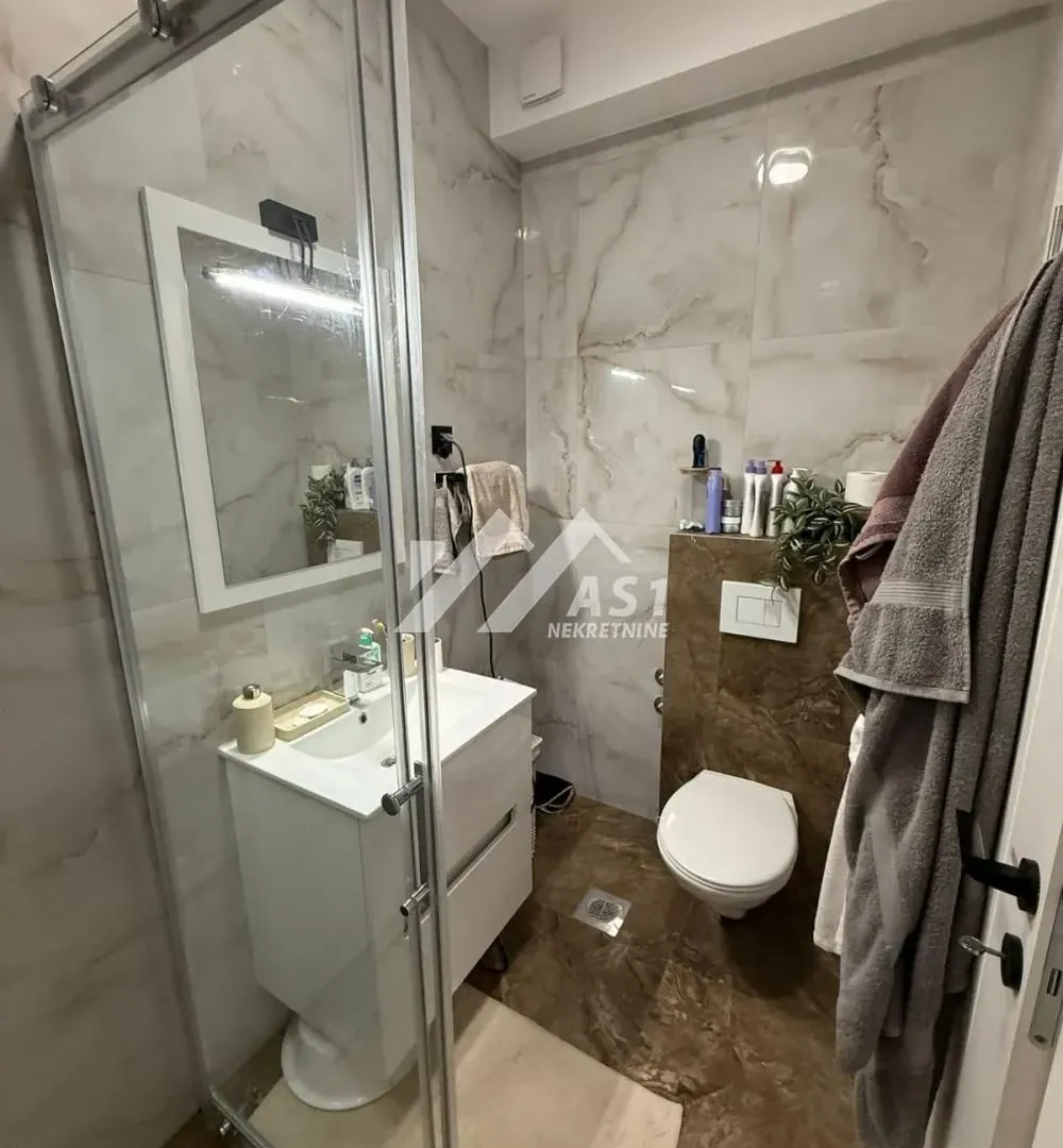 Izdavanje, četvorosoban stan, 88m², Novi Sad Sve Podlokacije, Novi Sad