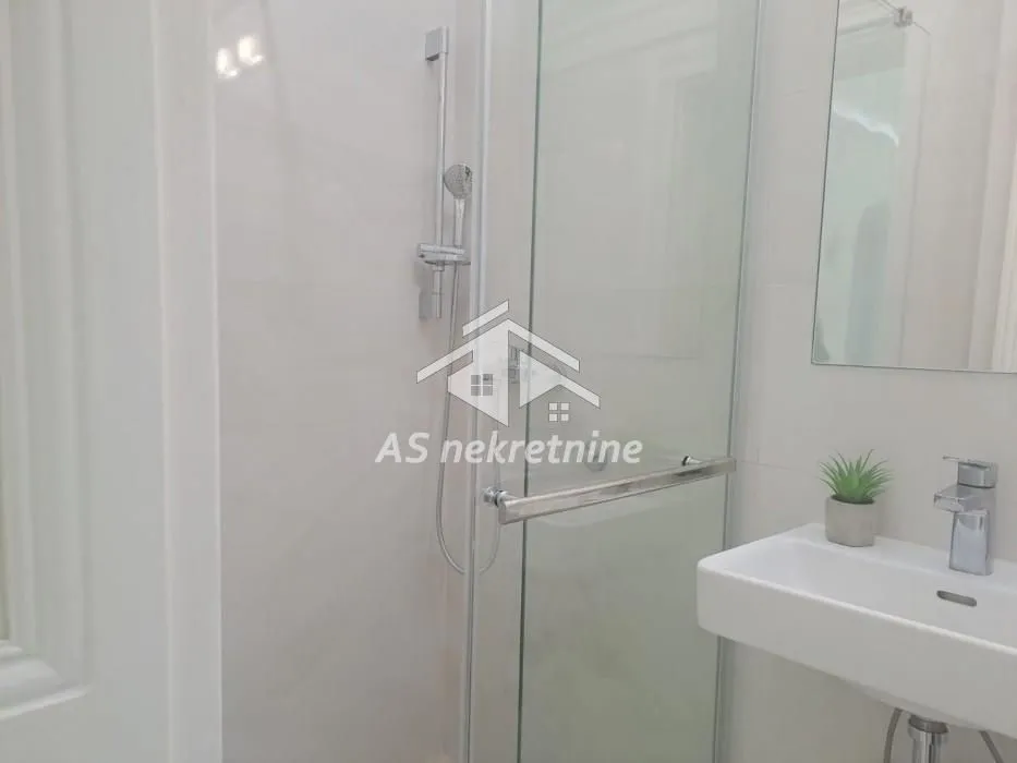 Rent, three bedroom apartment, 106m², Stari Grad, Beograd