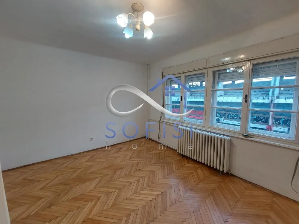 Izdavanje, dvosoban stan, 48m², Centar, Novi Sad