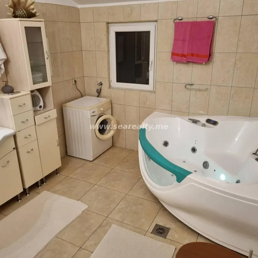 Rent, apartment, 103m², Centar, Tivat