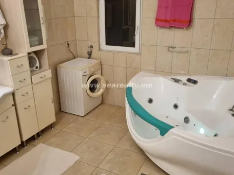 Izdavanje, stan, 103m², Centar, Tivat - image 10