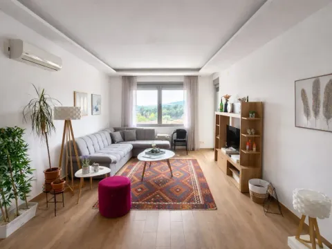 Prodaja, stan, 57m², Tivat, Crna Gora - image 1