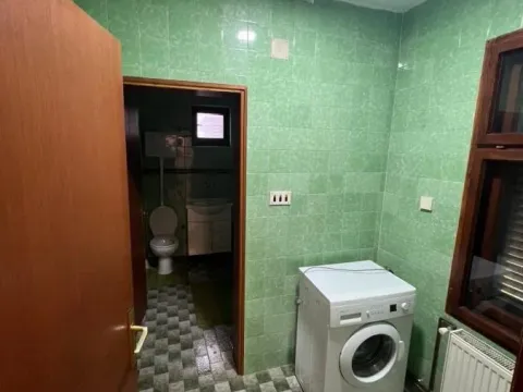 Izdavanje, kuća, 127m², Centar, Kragujevac - image 8