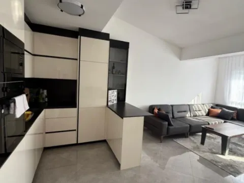 Izdavanje, trosoban stan, 96m², Šušanj, Bar - image 3